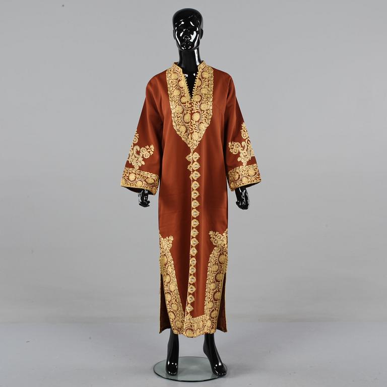 KAFTAN, mellanöstern, 1900-talets andra hälft.
