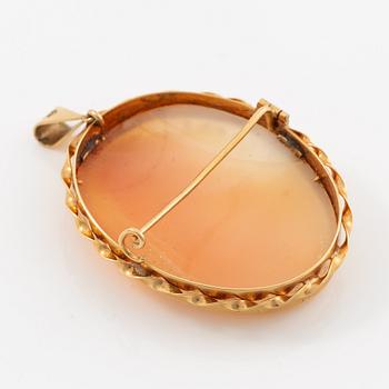 Brooch/pendant, 18K gold with shell cameo.