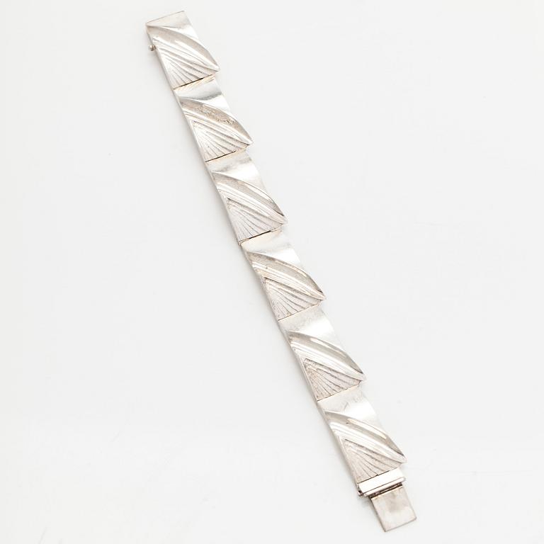 Matti Hyvärinen, bracelet, silver, Sirokoru, Turku.