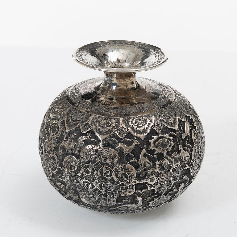 Vas, silver, Persien (Iran), sen Qajardynasti / tidigt 1900-tal.