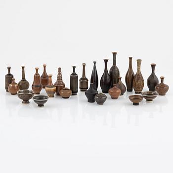 Miniatyrer, 25 st, bl.a. Johan Andersson, Höganäs.