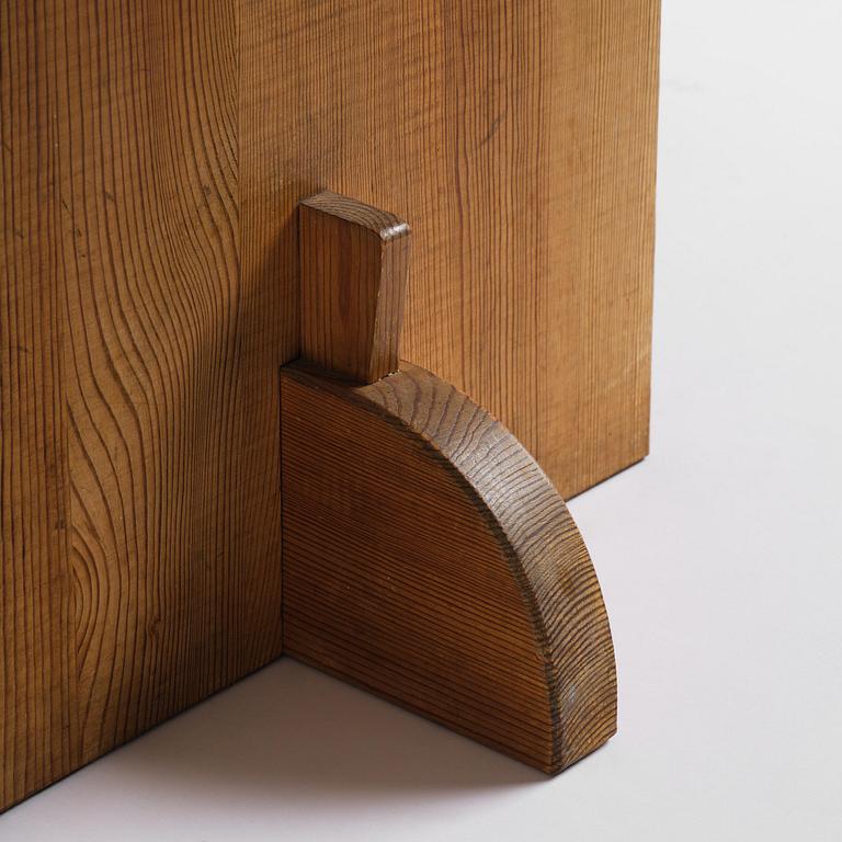 Axel Einar Hjorth, a stained pine "Lovö" dining table, Nordiska Kompaniet, 1930s.