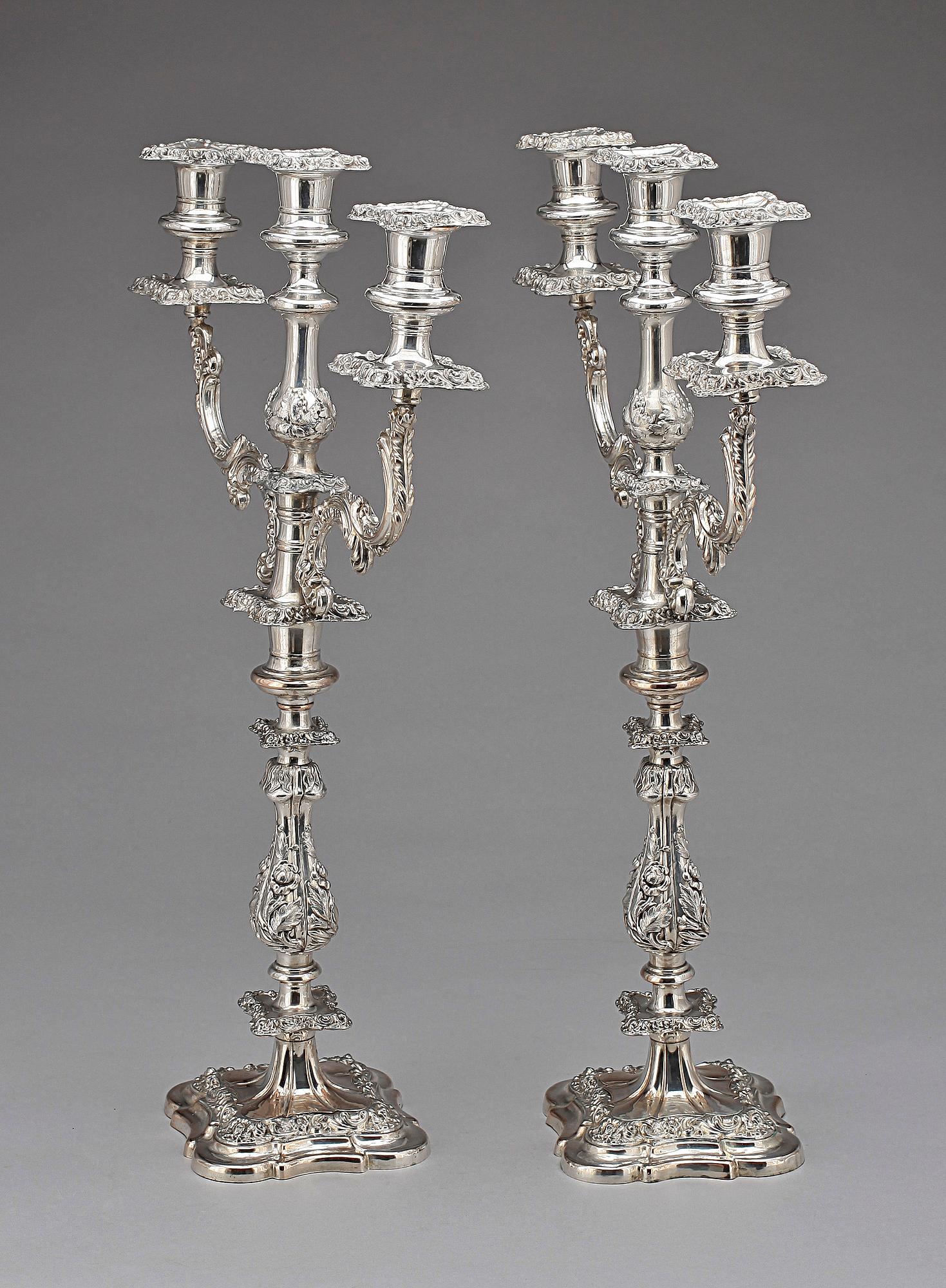 KANDELABRAR, ett par, pläter, England, 1860/70-tal.