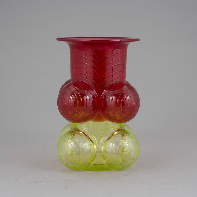 VAS, glas, "Pajazzo" signerad Nanny Still Riihimäen Lasi, 1970-tal.