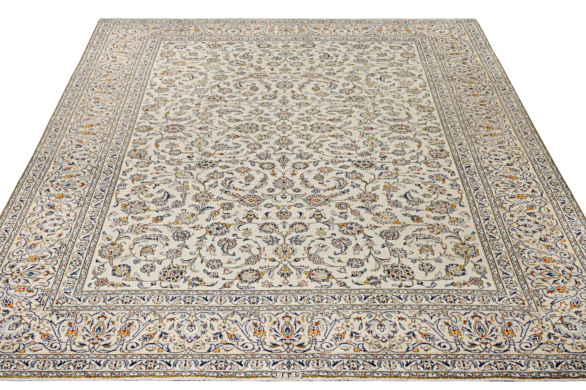 A Kashan carpet, c. 387 x 290 cm.