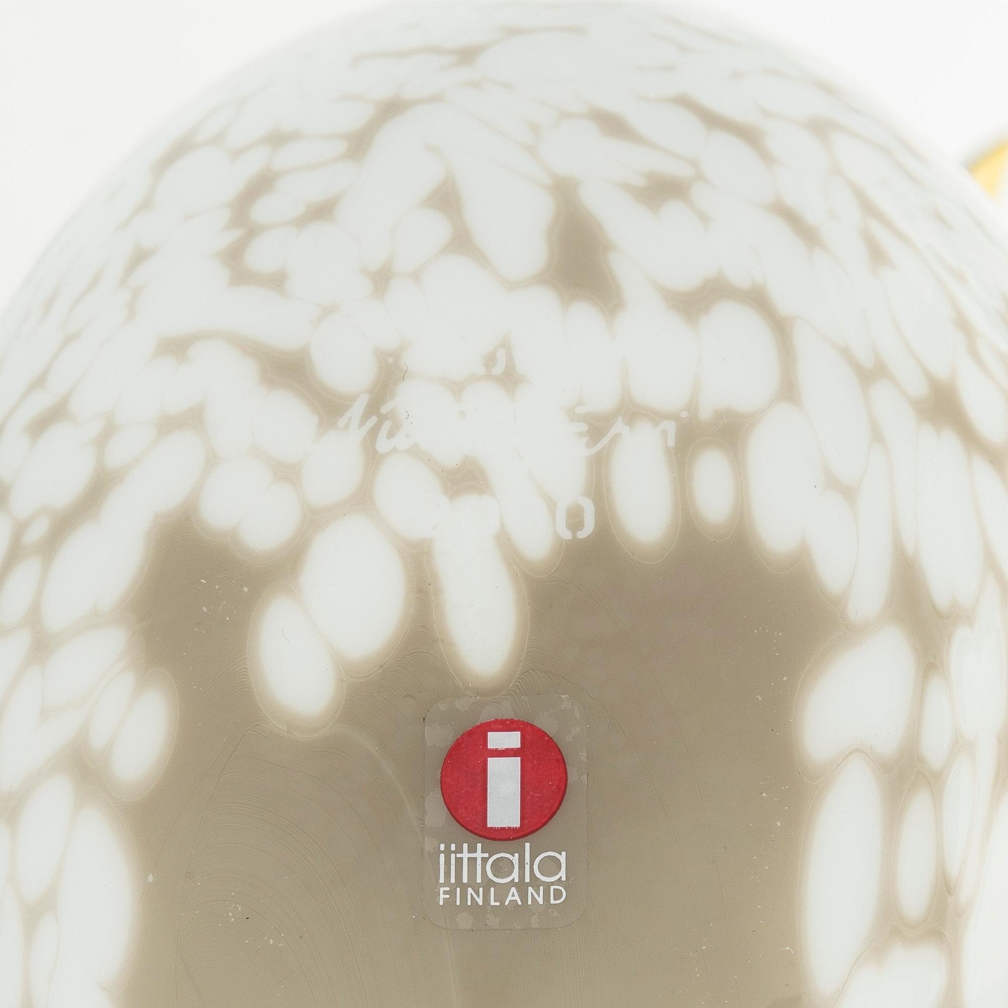 Oiva Toikka, An annual glass bird 'Arctic tern', signed O. Toikka Nuutajärvi 2000.