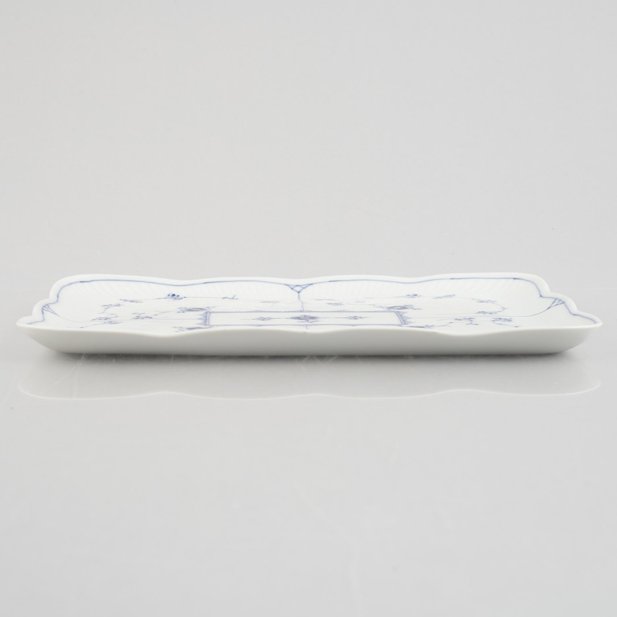 A 'Blue Fluted Plain' / 'Musselmalet rifflet' porcelain tray, Royal Copenhagen, model 367, 1898-1923.