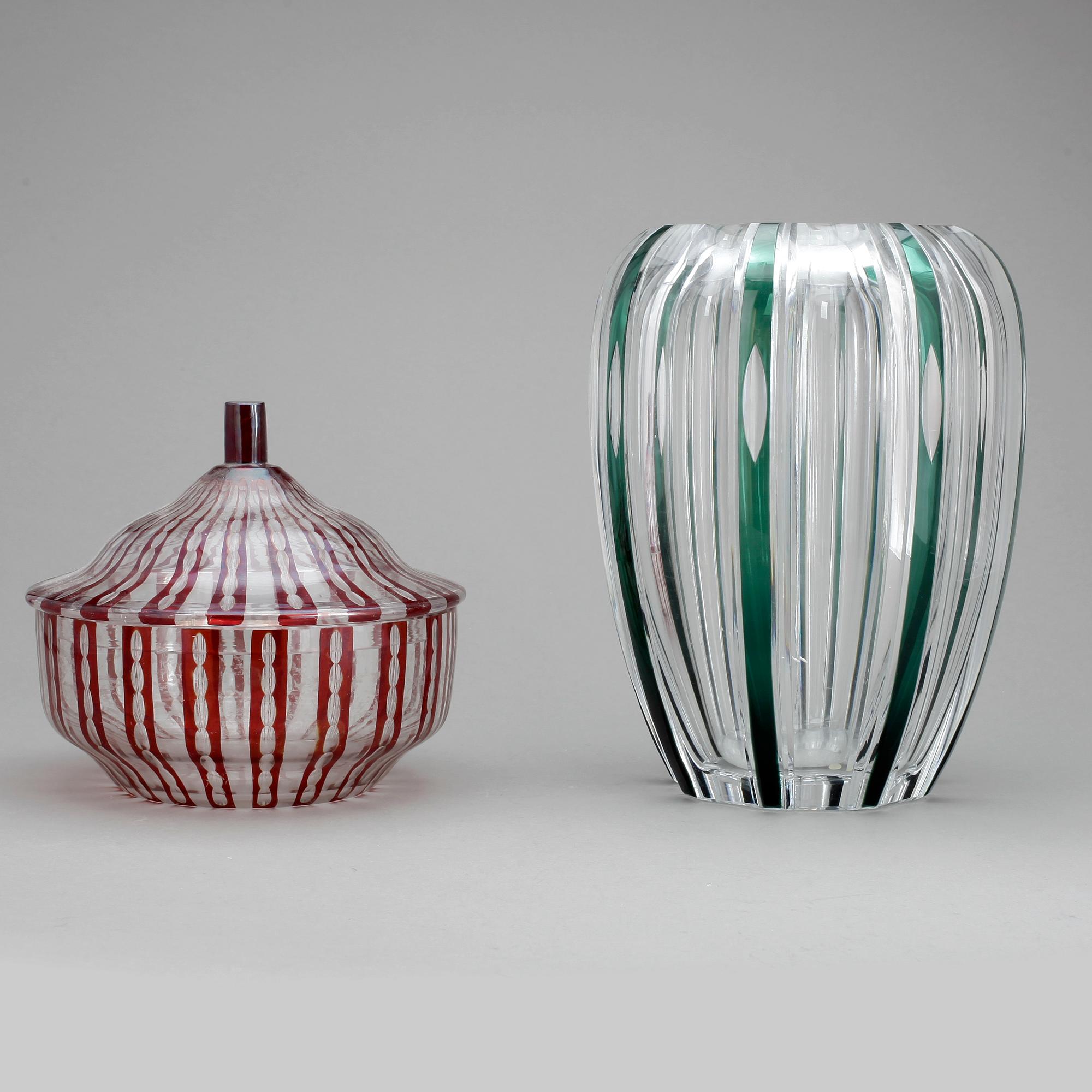 VAS samt SKÅL, 2 st, glas, en otydligt signerad, 1930/40-tal.