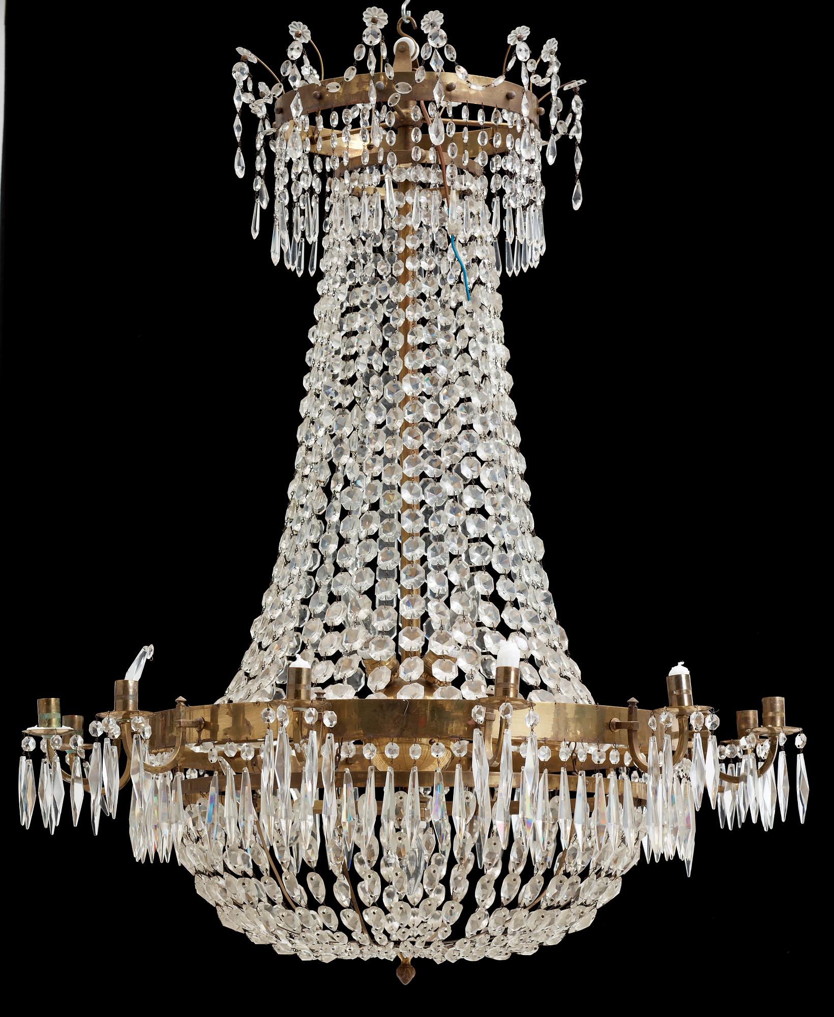 LJUSKRONA, sengustaviansk stil, 1900-talets första hälft. Höjd ca110cm.