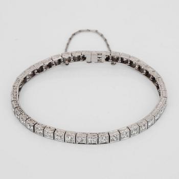 A old-cut diamond bracelet, circa 4.00 cts in total.