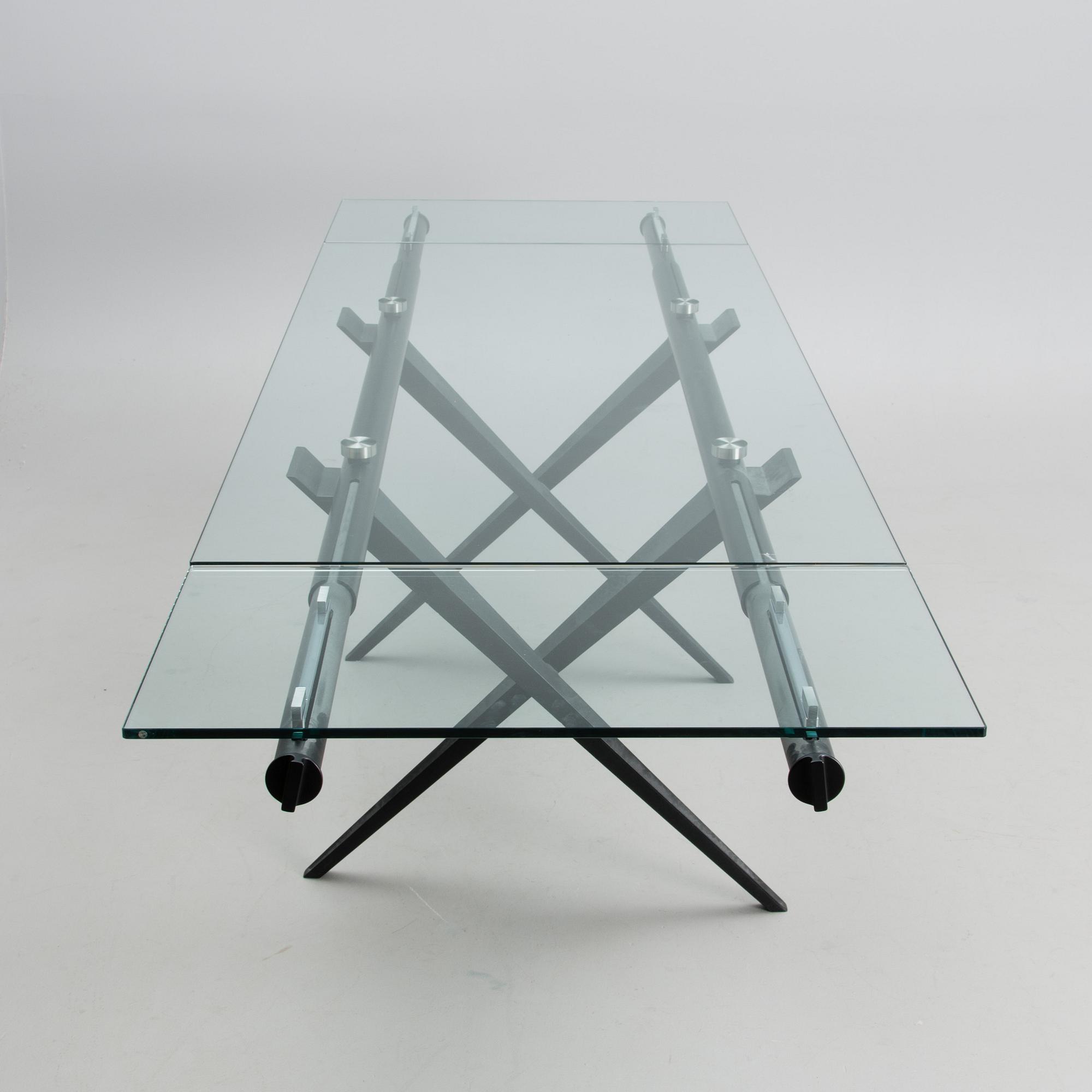 JATKETTAVA PÖYTÄ. Tender by Desalto. Decoma design, 1988.