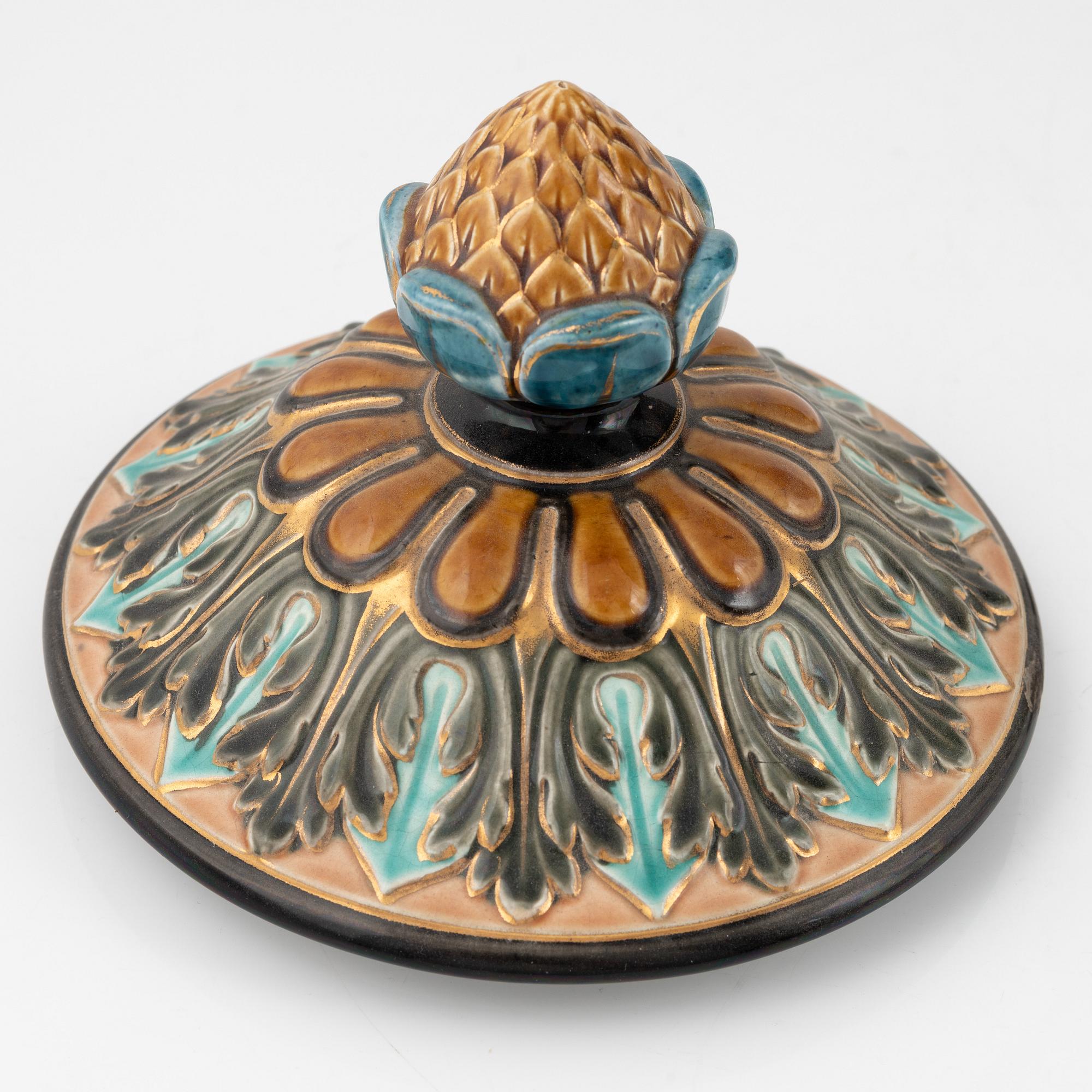 Lockurna, Majolika, Rörstrand, omkring sekelskiftet 1900.