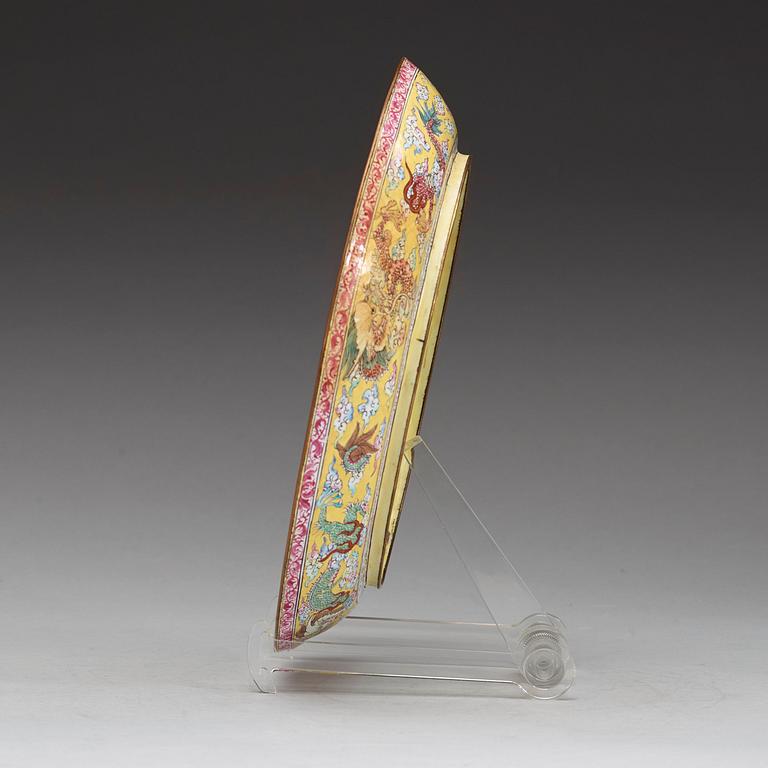 An enamel on copper dish, Qing dynasty 18th century.