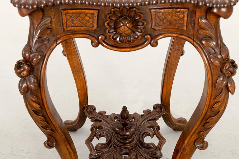 A NEO ROCOCO SMALL TABLE.