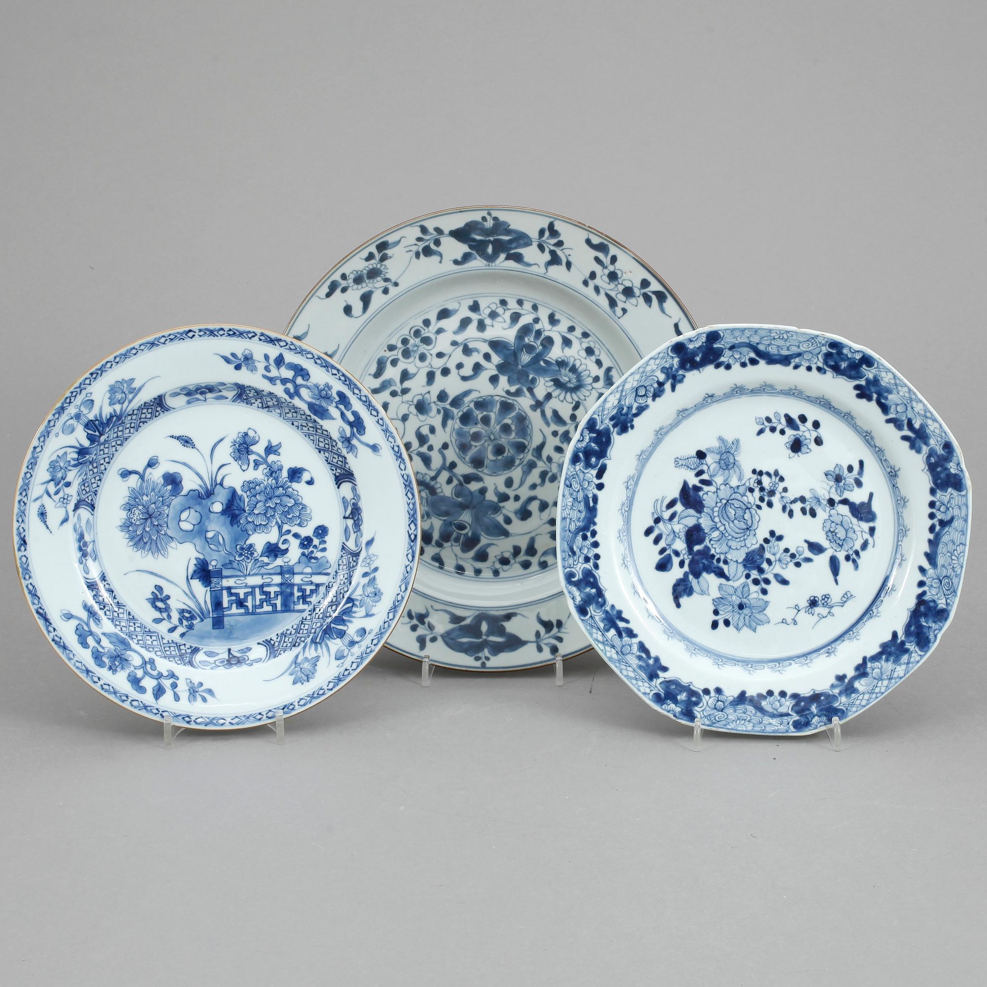 TALLRIKAR, 3 st, porslin, 1700-1800-tal.