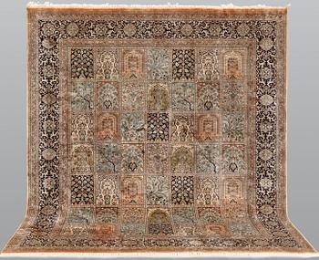 Matta, Kashmir, silke, ca 237 x 199 cm.