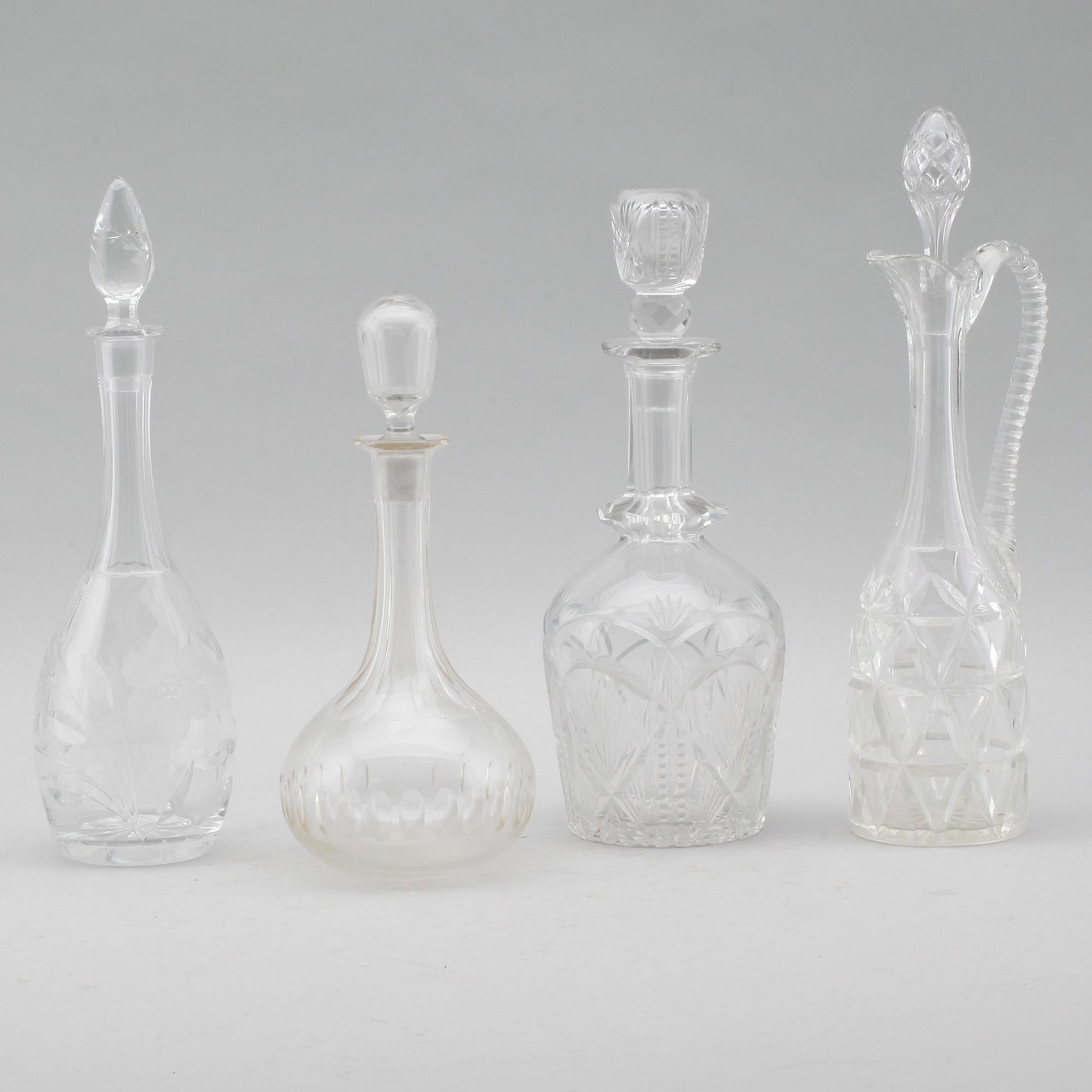 KARAFFER, 4 st, glas, 1900-talets första hälft.