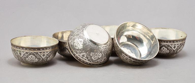 SKÅLAR, 6 st, silver, orientaliska, 1900-tal. Tot. v. ca 870 g.