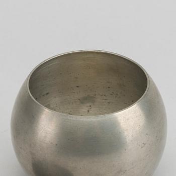 ASK MED LOCK, tenn, Firma Svenskt Tenn, 1936,
