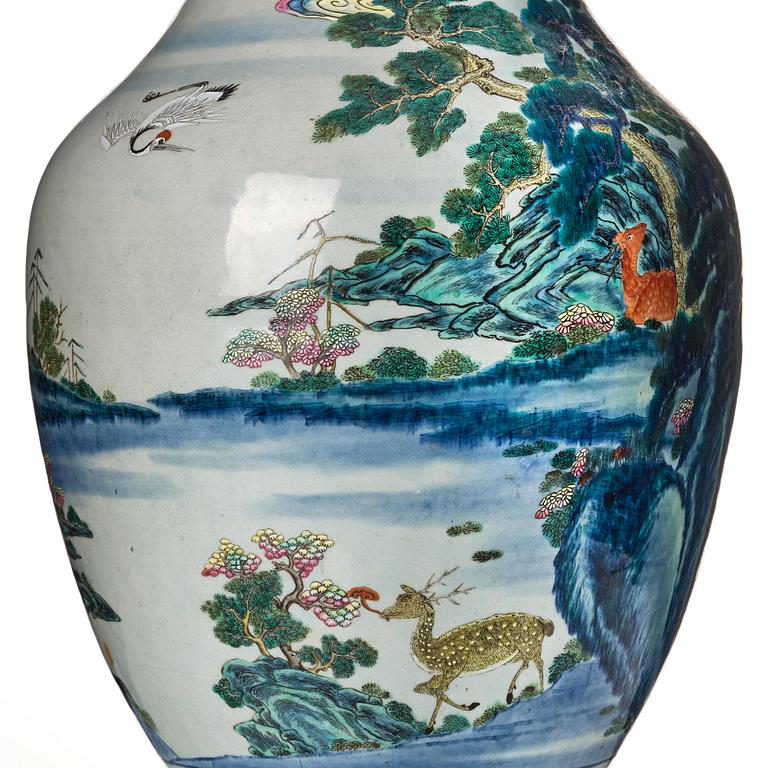 A large famille rose vase, Qing dynasty, circa 1800.