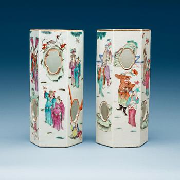 1655. A set of two of famille rose lanterns/hat stands, Qing dynasty, late 19th Century.