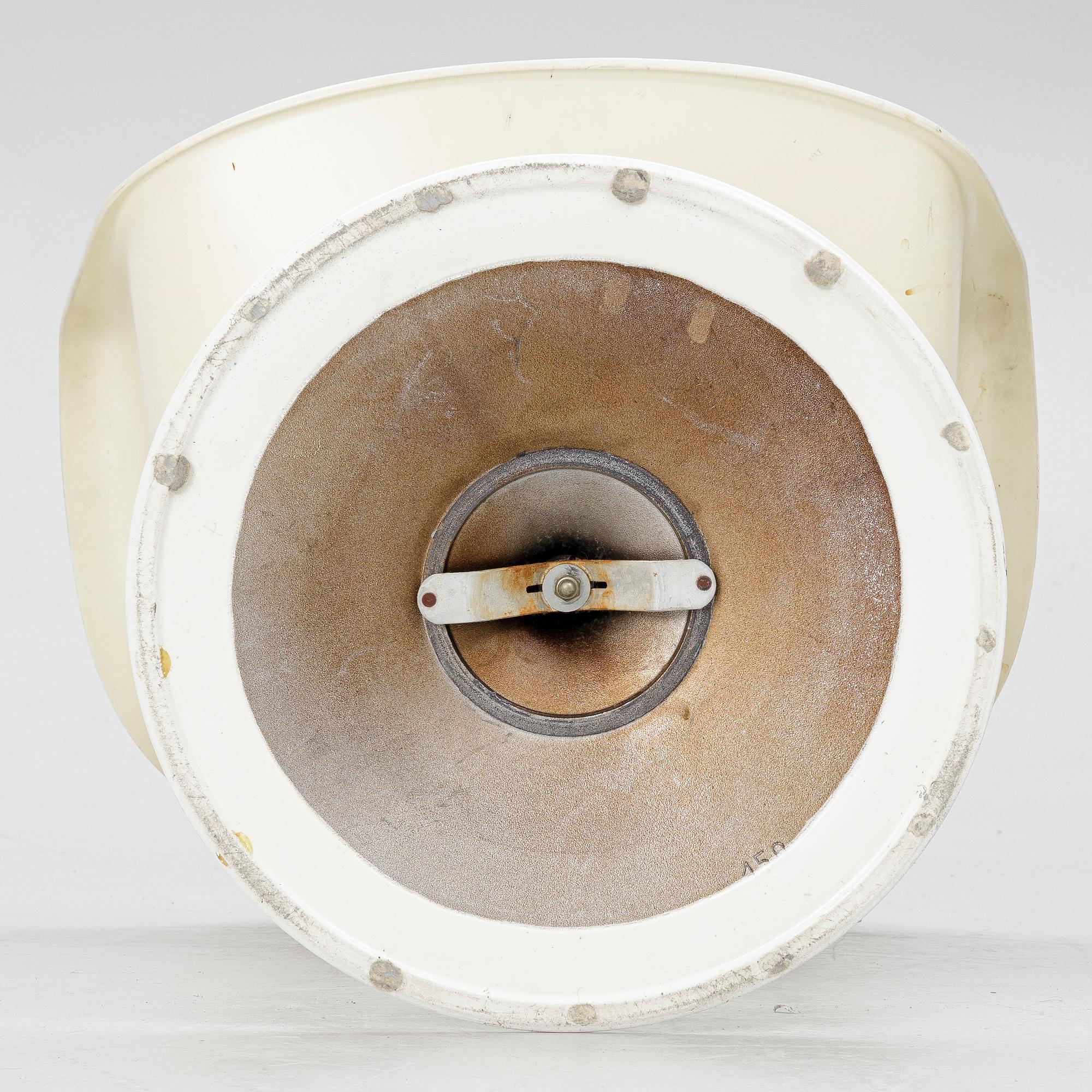 Eero Saarinen, A 'Tulip' armchair.