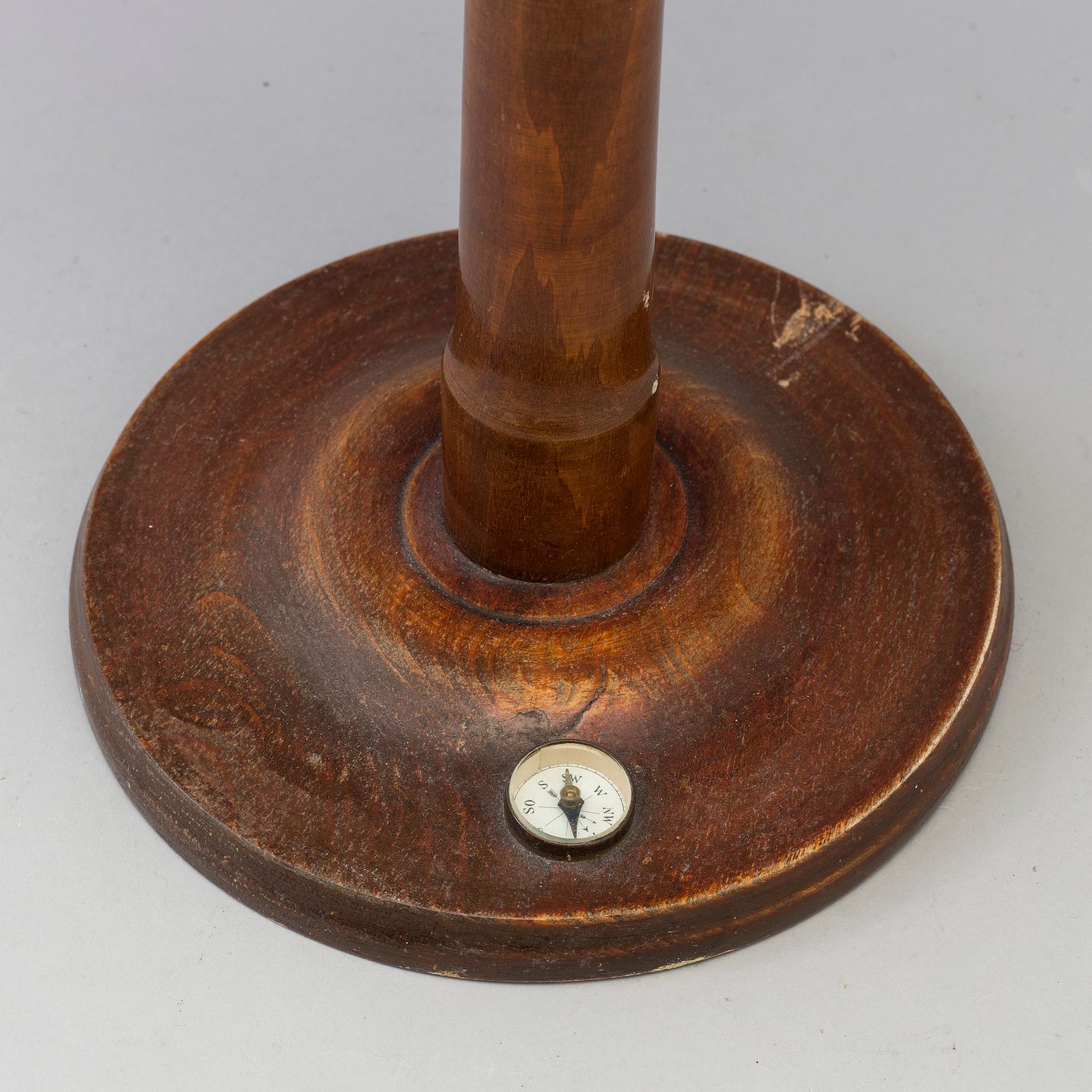 A globe by Dr H Fischer for Wagner & Debes in Leipzig, first half of the 20th century.