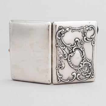 A Russian silver cigarette case, maker's mark of Mikhail Tarasov, Moscow 1908-14.
