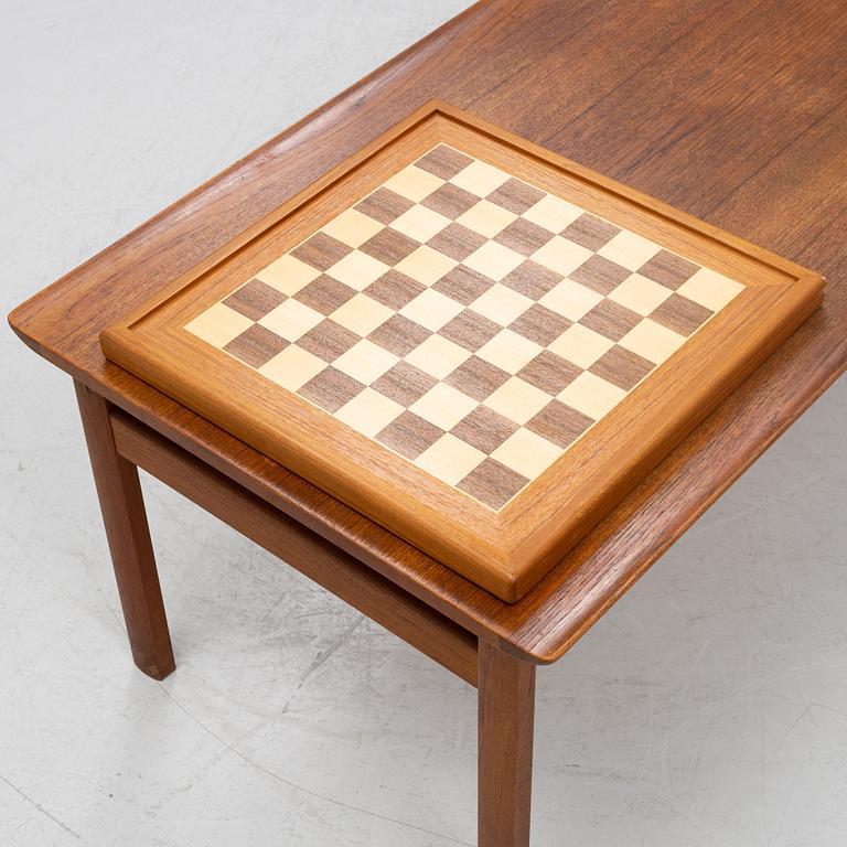 Tove & Edvard Kindt Larsen, a teak-veneered coffee table, Seffle Möbelfabrik, Sweden, 1960's.