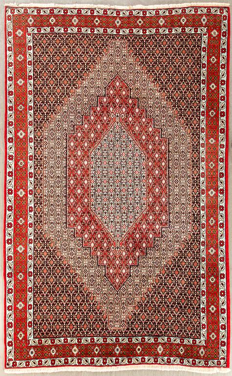 A Senneh Haraty design carpet ca 290 x 198 cm.