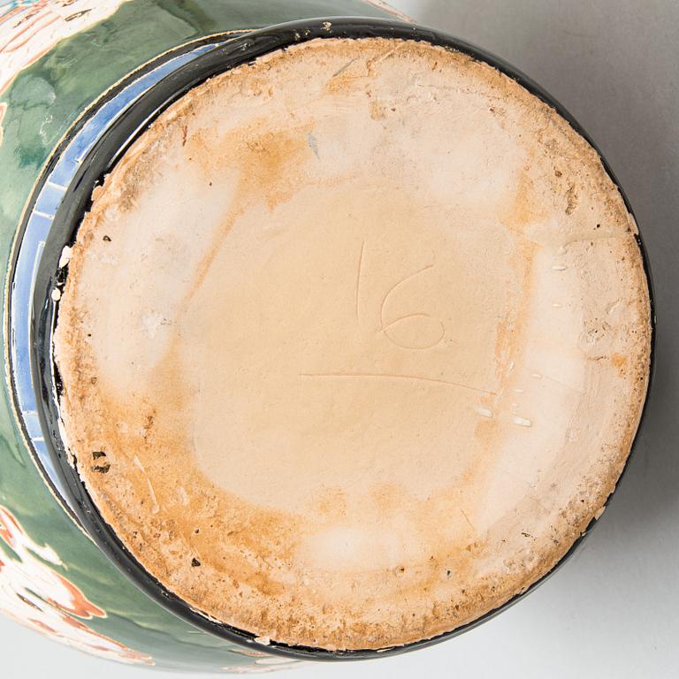 Lattiamaljakko, keramiikkaa, Kiina 1950-luku.