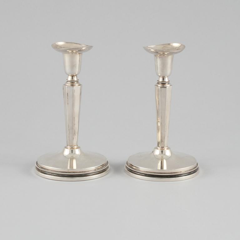 LJUSSTAKAR, ett par, silver, Markströms Guldsmeds Ab, Uppsala, 1956.