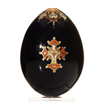 357. A Russian porcelain Easter Egg, late 19th Century, presumably Imperial Porcelain manufactory, St Petersburg.