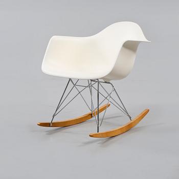 GUNGSTOL, "Rar", Charles & Ray Eames, Vitra, 2000-tal.