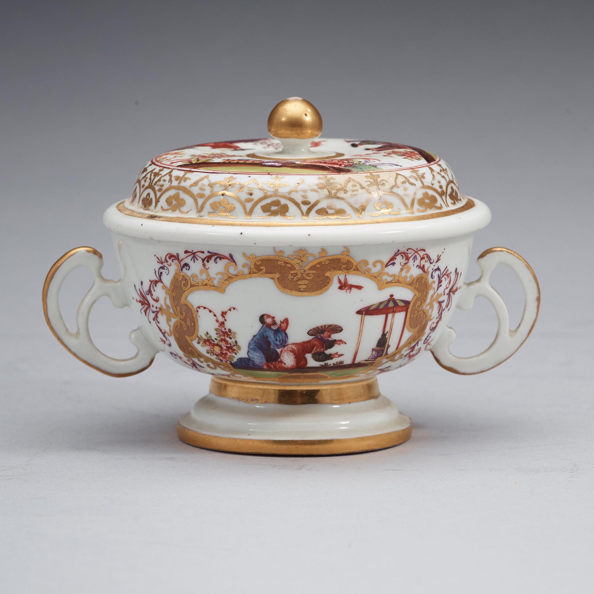 A Meissen chinoiserie equelle with cover and stand, 1725-30.