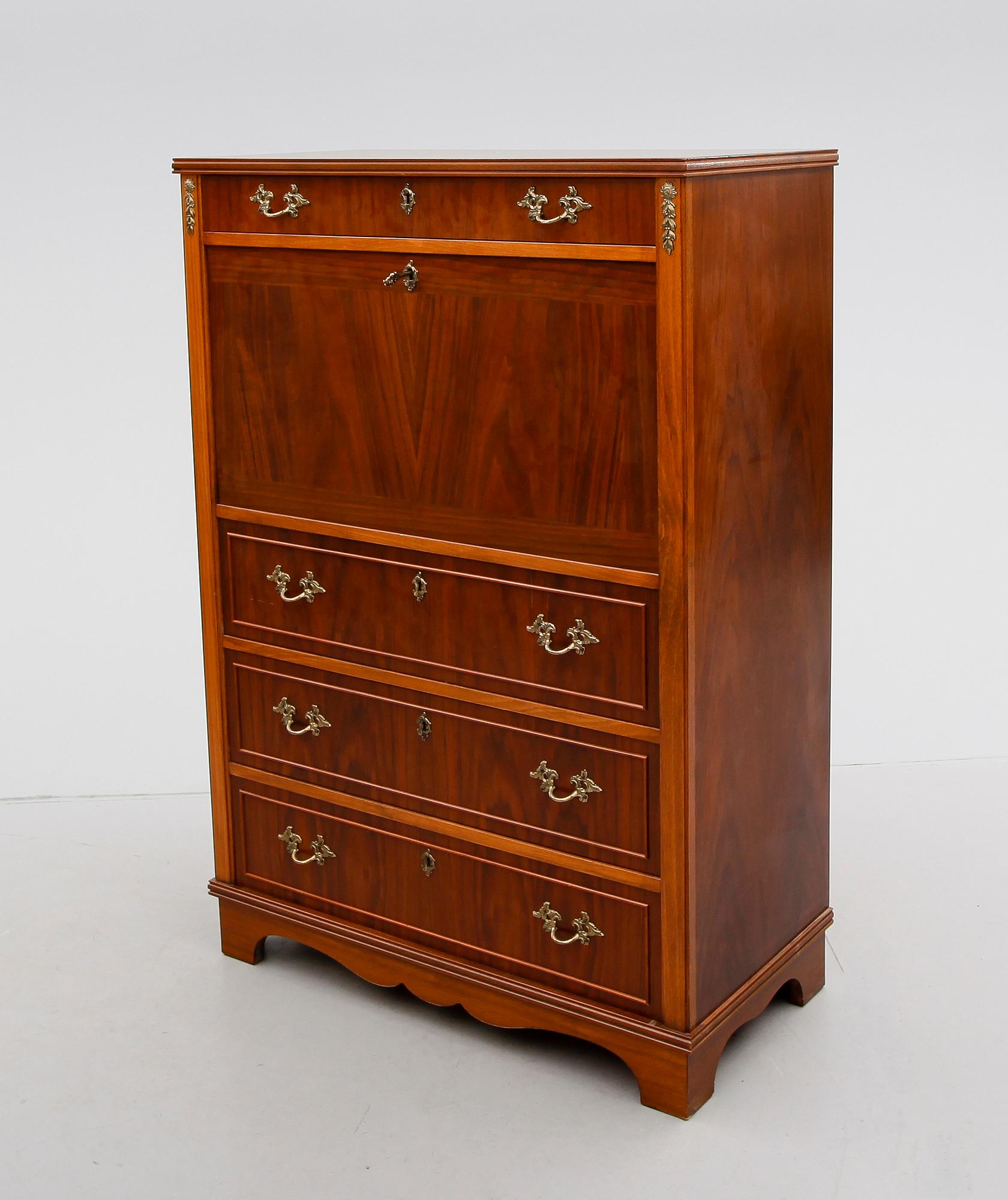 CHIFFONJÉ, 1900-talets andra hälft.