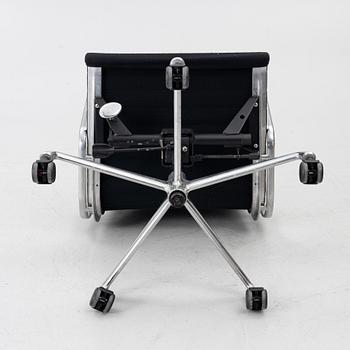 Charles & Ray Eames, Karmstol/kontorsstol, "EA108", Vitra.