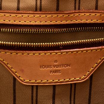 LOUIS VUITTON, 'Delightful MM' bag.