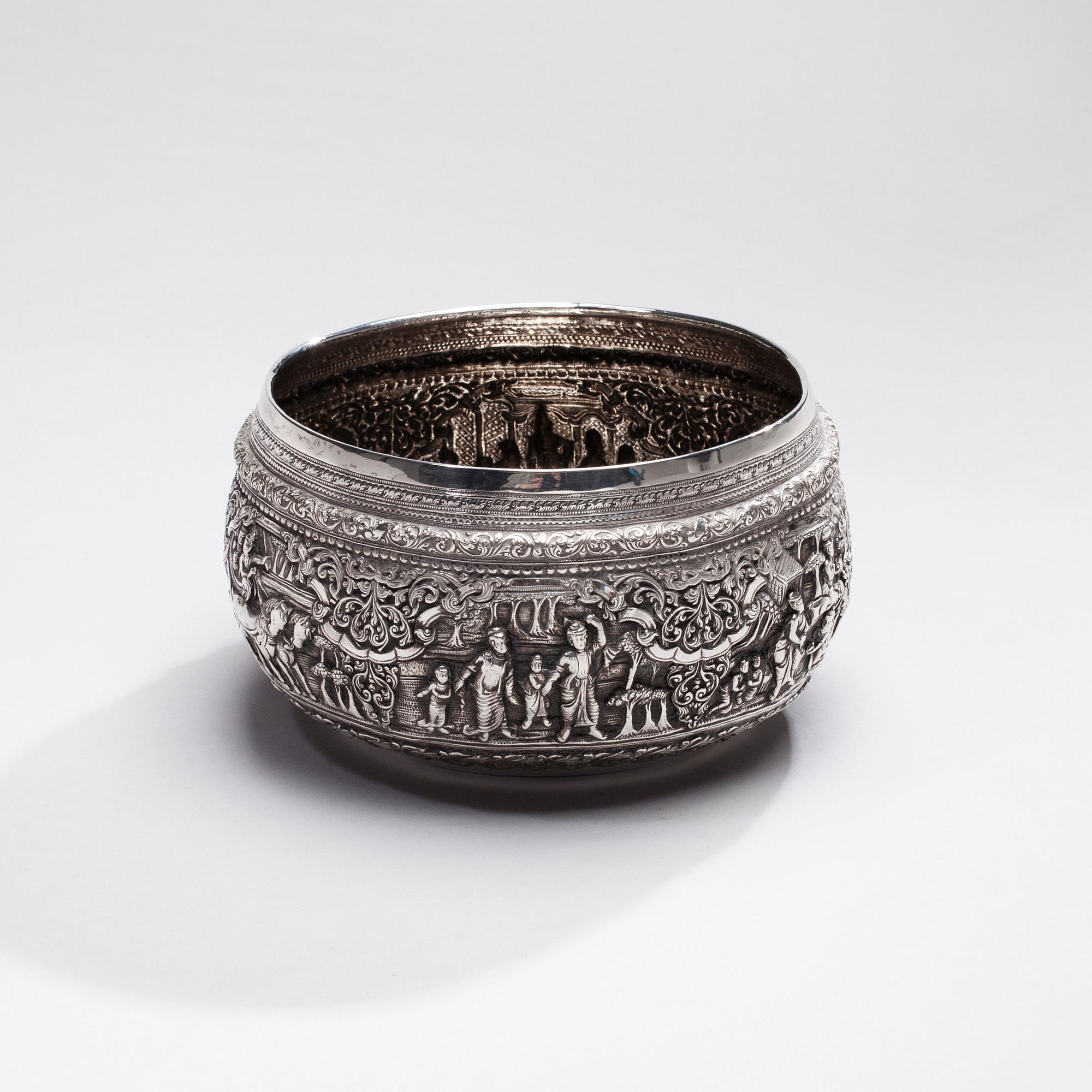 SKÅL, silver, kontrollstämplad av Tarkiainen, Helsingfors 1983.    Vikt ca 513 g.