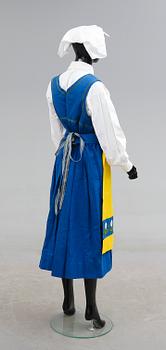 FOLKDRÄKT, "Sverigedräkten", 1900-talets andra hälft.