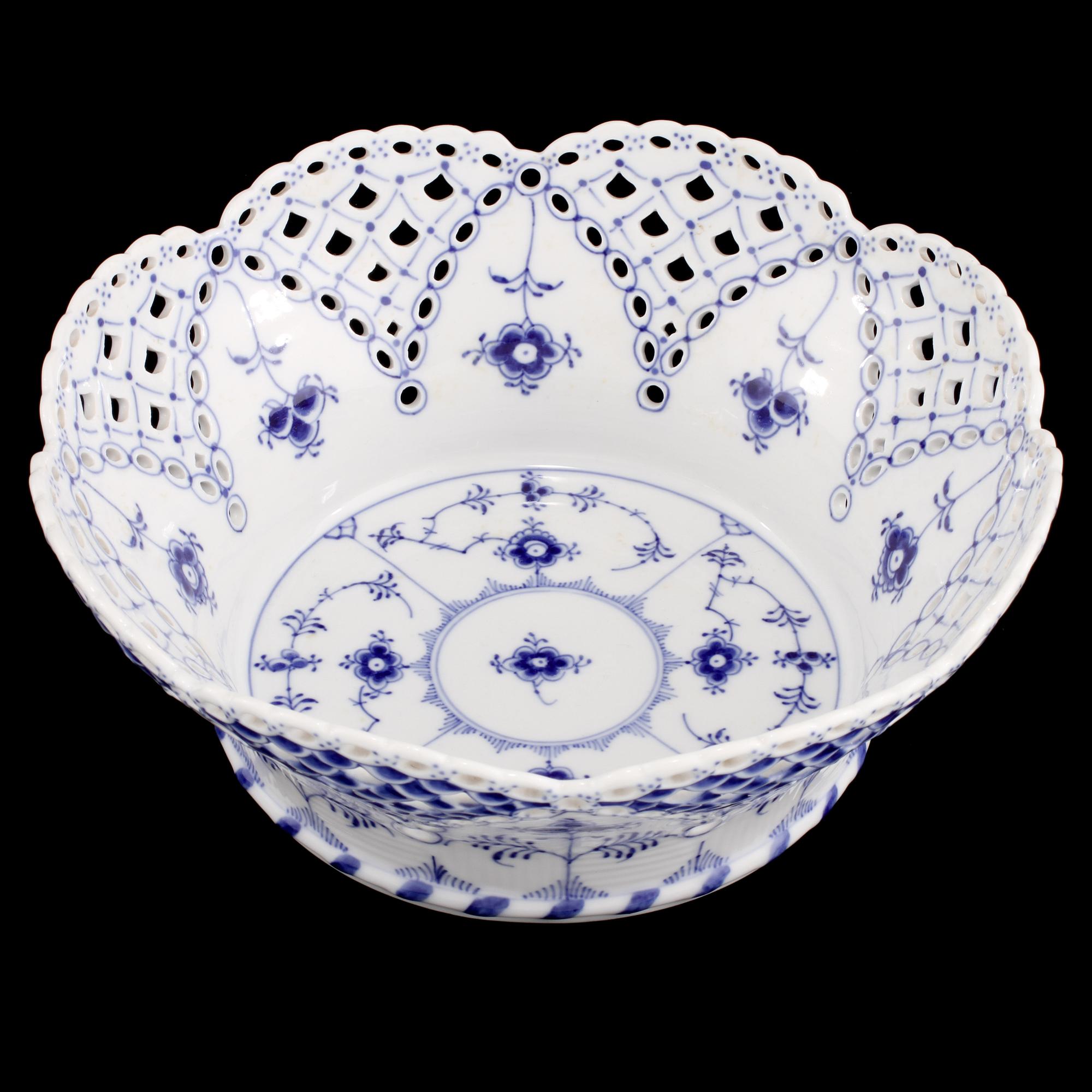 SKÅL, porslin, "Musselmalet", Royal Copenhagen, 1900-talets andra hälft.