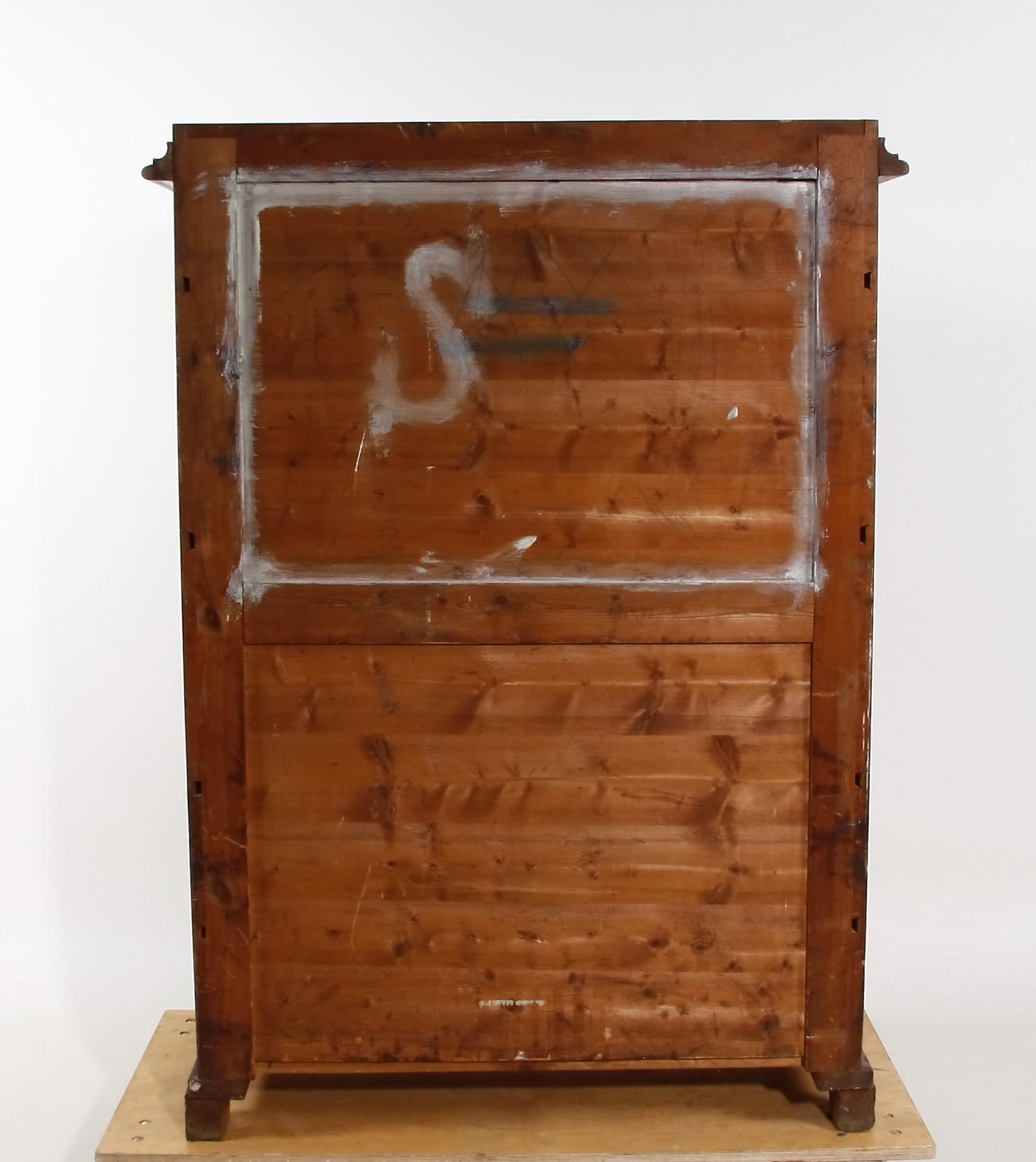 CHIFFONJE, nyrenässans, 1800-talets slut.