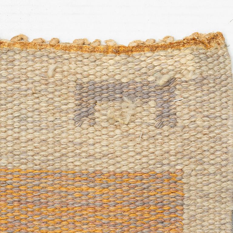 Agda Österberg, matta, rölakan, ca 304,5 x 199,5 cm, baksidan med broderad signatur.