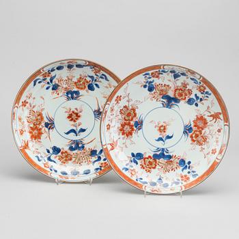 TWO CHINESE QIANLONG PLATES.