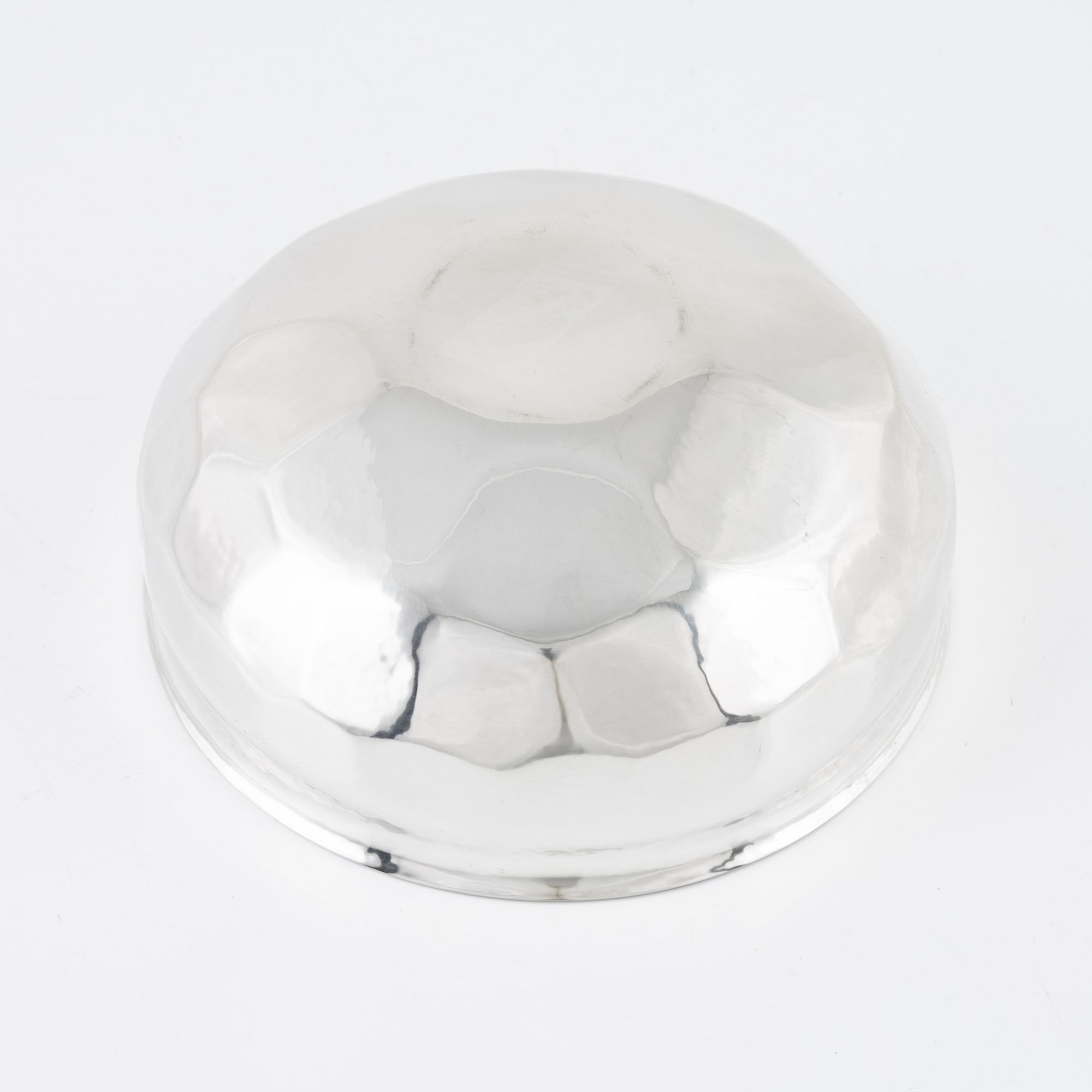 Bengt Liljedahl, skål, silver, Stockholm 1965, signerad och numrerad 5/15.