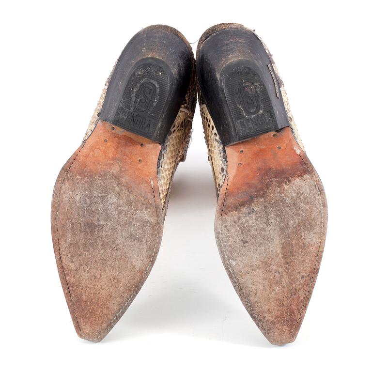SEBDRA, a pair of snakeskin men´s cowboyboots, size 41.