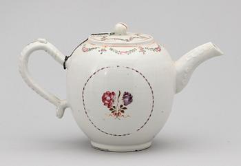 TEKANNA med LOCK, kompaniporslin. Qing dynastin, Qianlong (1736-95).