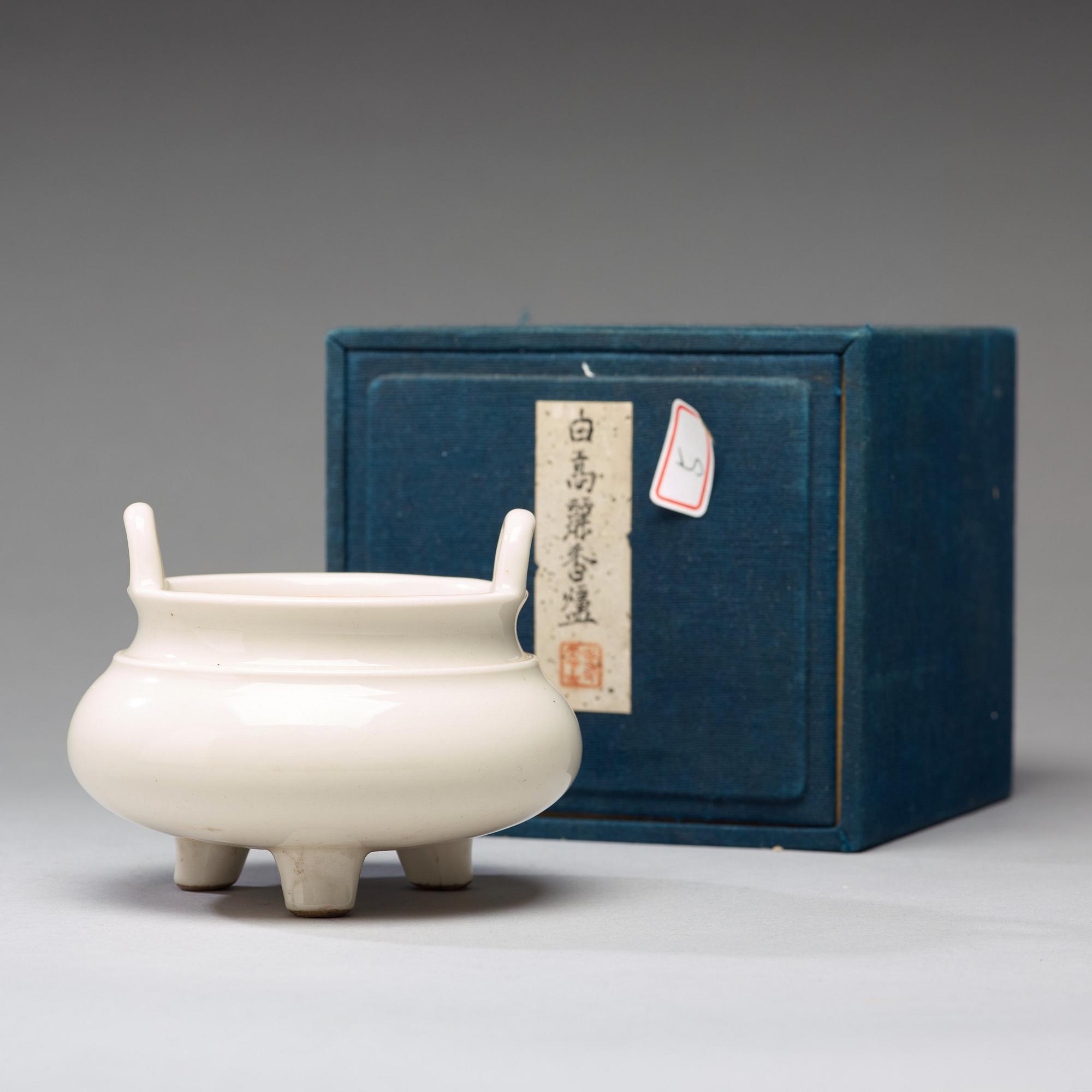 RÖKELSEKAR, blanc de chine. Qingdynastin, Kangxi (1662-1722).