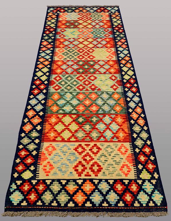GALLERIMATTA, Kelim, ca 285 x 84 cm.
