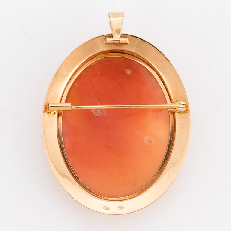 HÄNGE/BROSCH, 18K guld med skuren snäckskalscamé.